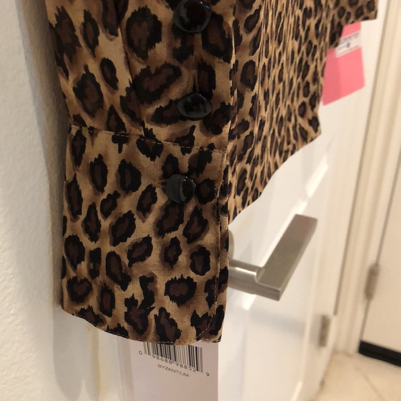 Silk leopard print blouse sheer lined bodice button back new never worn w tags - Picture 4 of 5